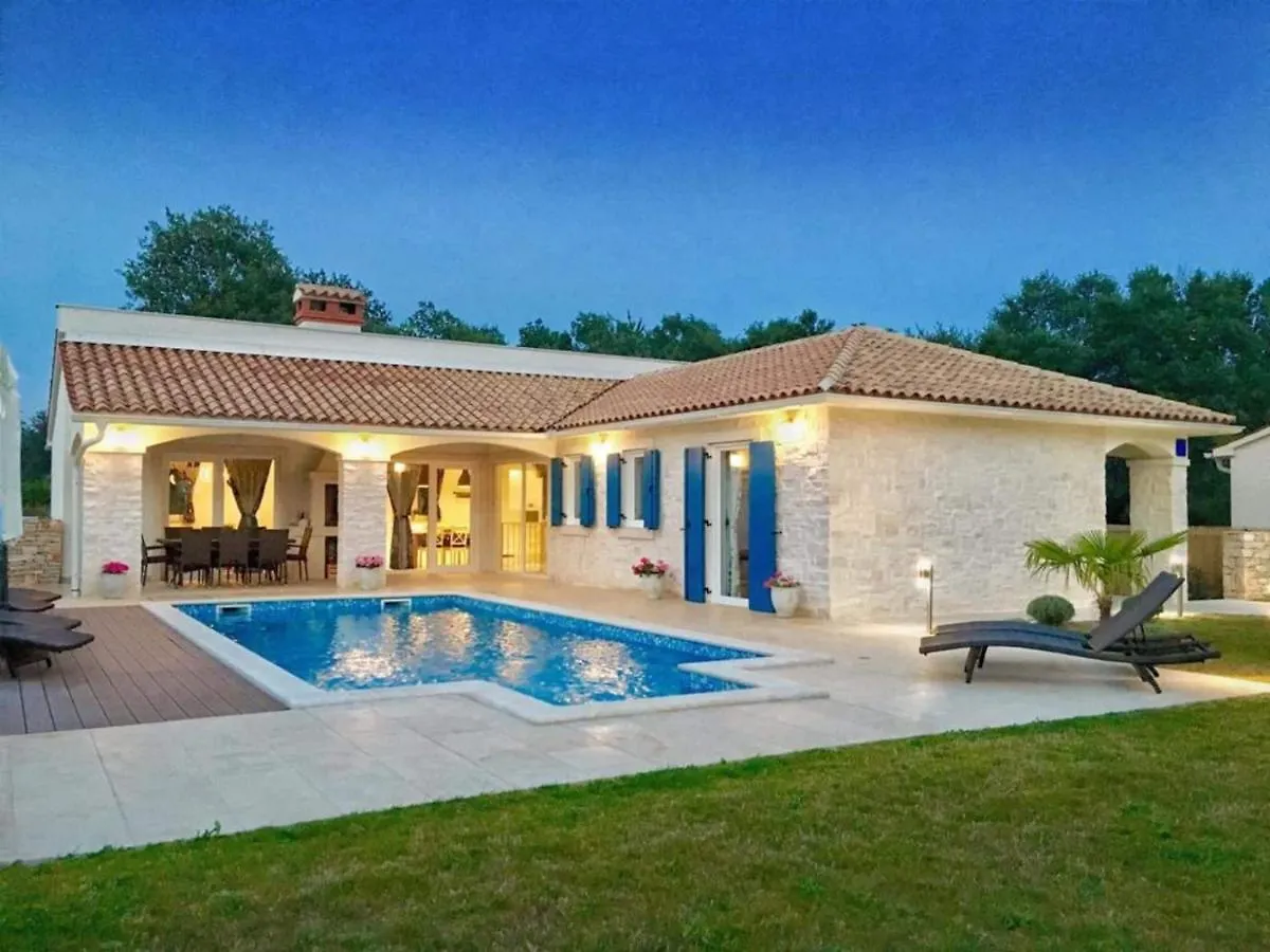 Comfortable Villa With Private Swimming Pool Nedeščina