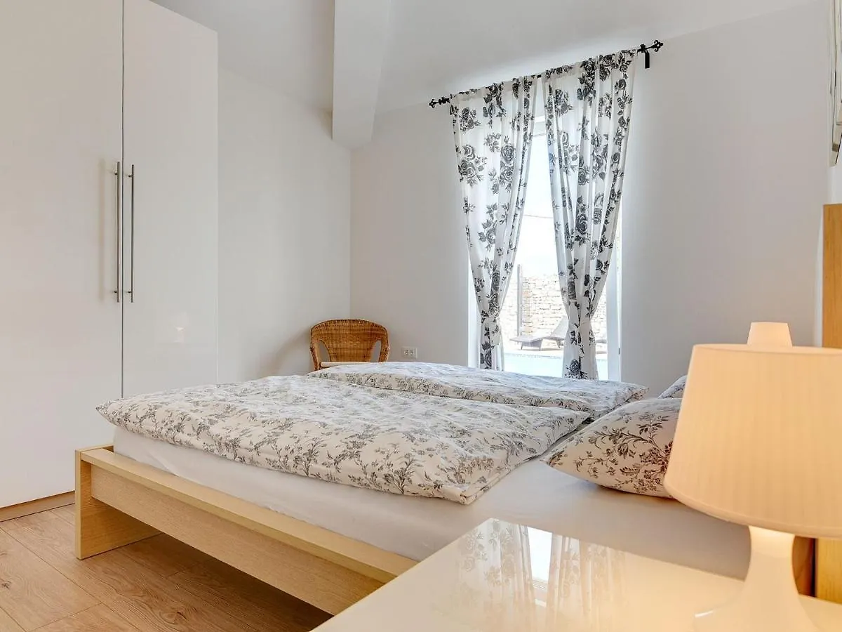 Comfortable Villa With Private Swimming Pool Nedeščina Croazia